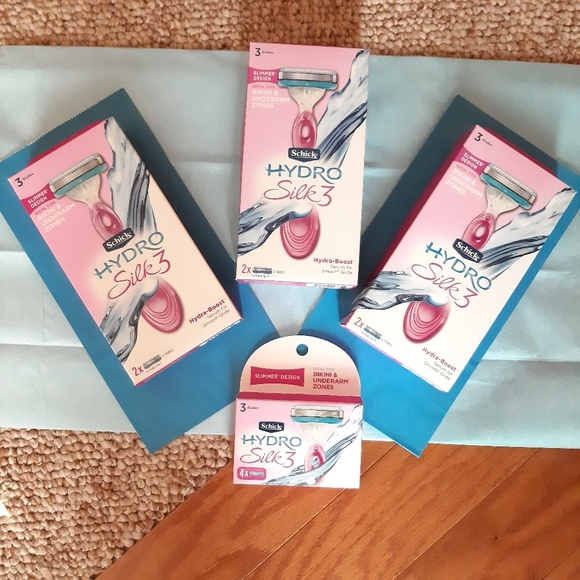 Schick Hydro Silk 3 Razor Bundle - Picture 2 of 16
